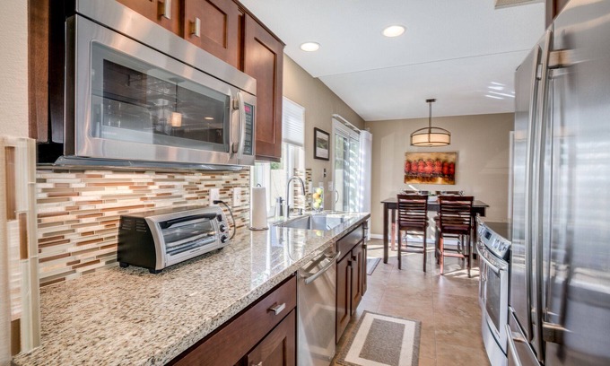 Ahwatukee Foothills House | Golf Community Townhouse with Amenities Galore! 6M Min.