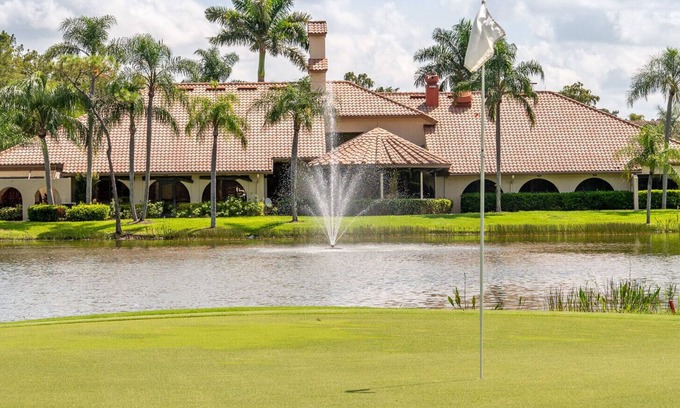 Biggar Condo | Golf Getaway