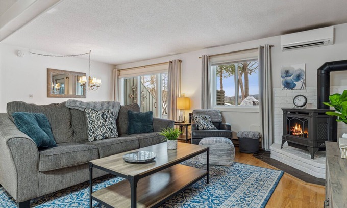 West Hartford Condo | Golf, Lake Pinneo & The Club | Windsor Village 4C