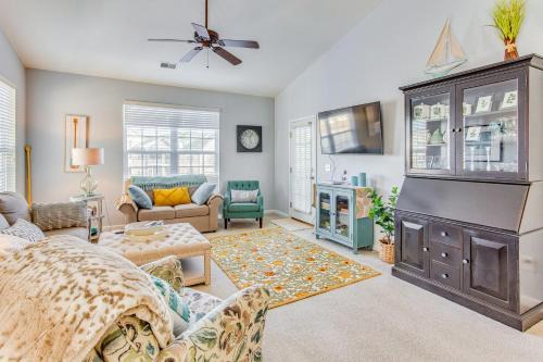 Sunset Beach Apartment | Golf, Swim and Explore Sunset Beach Family Condo!
