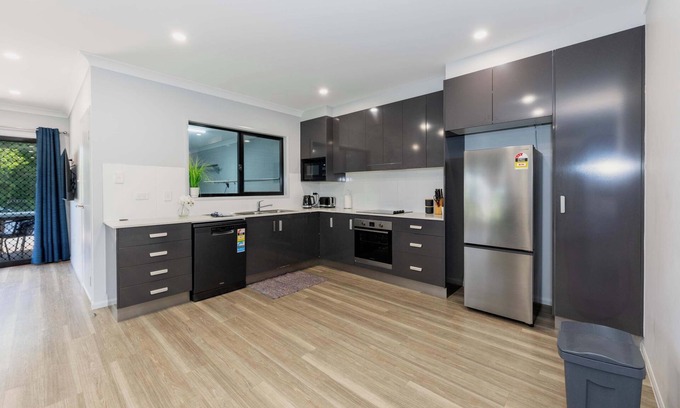 Rosslea Apartment | Golfside Haven 2 Bedroom, 2Bathroom - Across from Golf Course