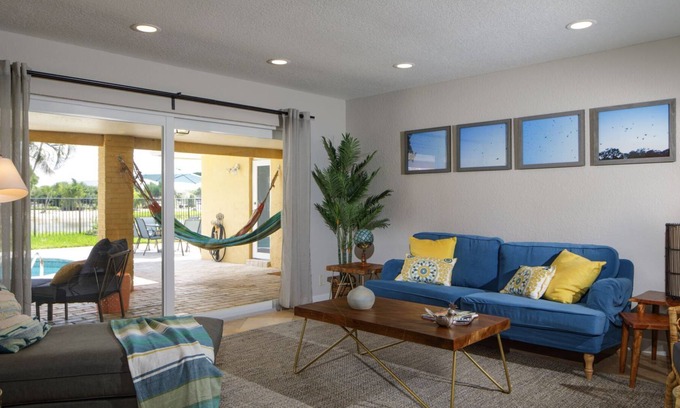 Weston House | Golfview I - Lakeside & private pool