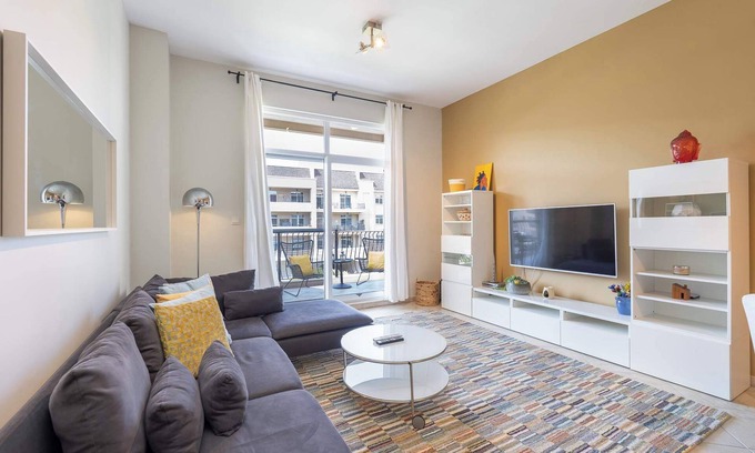 Motor City Apartment | Gorgeous 2-Bedroom Apartment in Norton Court, Motor City