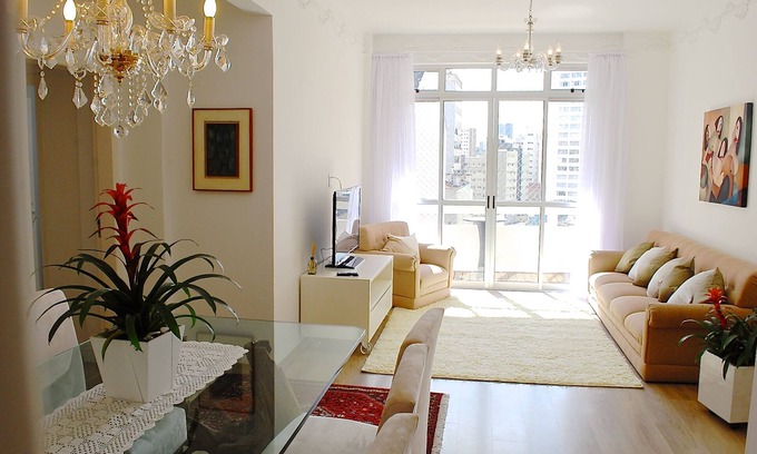 Matriz Apartment | Gorgeous 3 bedroom apartment and balcony in Curitiba History Center.