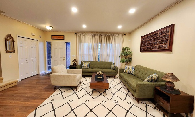 Whittaker House | Gorgeous 4 Bed Home - Short Drive to Downtown A2