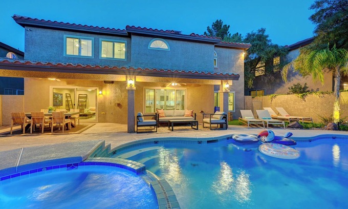 Silverado Ranch House | Gorgeous 6 Bedroom w/King beds, Pool & Spa and Games