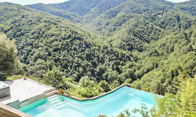Carcheto-Brustico Apartment | Gorgeous apartment in Carcheto Brustico