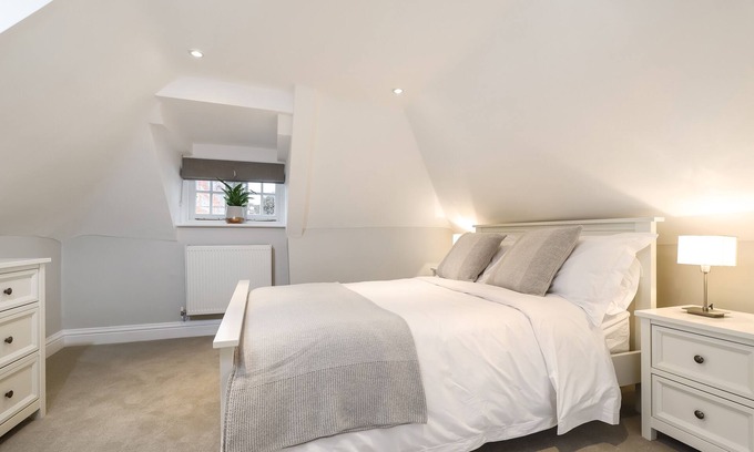 Winchester Apartment | Gorgeous Apartment in the heart of Winchester
