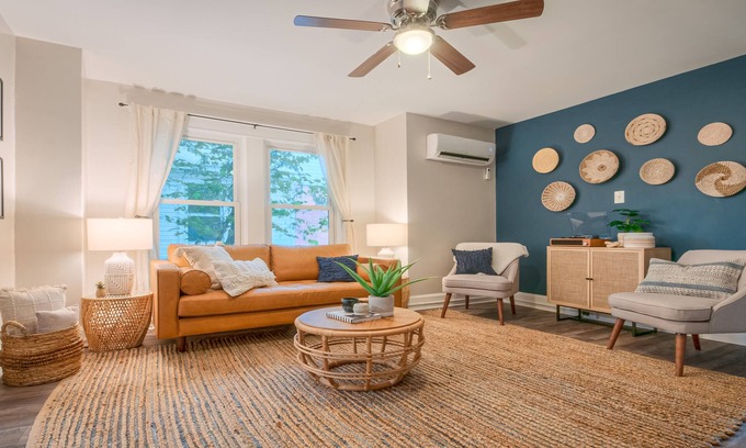 Frederick House | Gorgeous apt, pets, outdoor grill & fire pit, walk -> DT Frederick