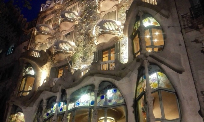 Sant Antoni Apartment | GORGEOUS CITY CENTER! by Ramblas and Passeig de Gracia!