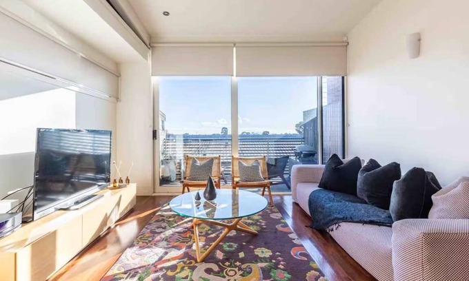 Geelong West Apartment | Gorgeous Geelong West Apartment - 2BR, 2Bath