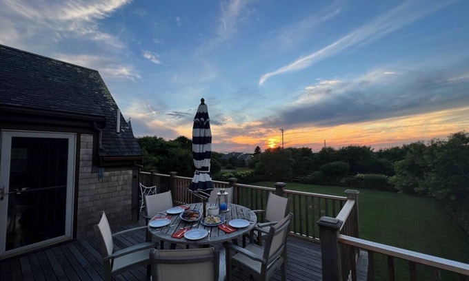 Madaket House | Gorgeous Hidden Gem - Madaket Sunsets, Waterviews, Walk to Beach!