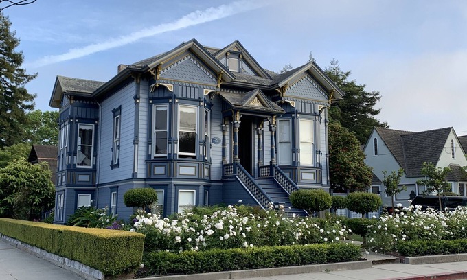 Beach Hill - Beach Flats House | Gorgeous Historic Victorian Duplex, Quick Walk to Wharf, Beach & Boardwalk