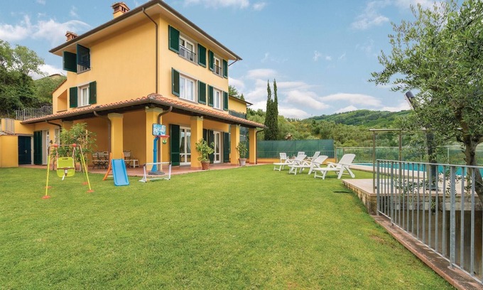 Massa e Cozzile House | Gorgeous home in Massa e Cozzile PT