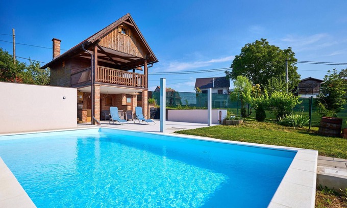 Klostar Ivanic House | Gorgeous home in Klostar Ivanic