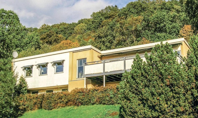 Huskvarna House | Gorgeous home in Huskvarna with WiFi