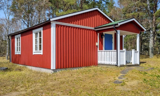 Jamjo House | Gorgeous home in Jämjö with kitchen