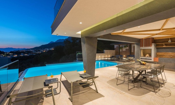 Moca House | Gorgeous home in Makarska with sauna