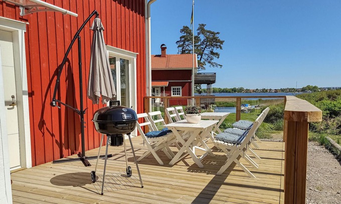Vanersborg House | Gorgeous home in Vänersborg with WiFi
