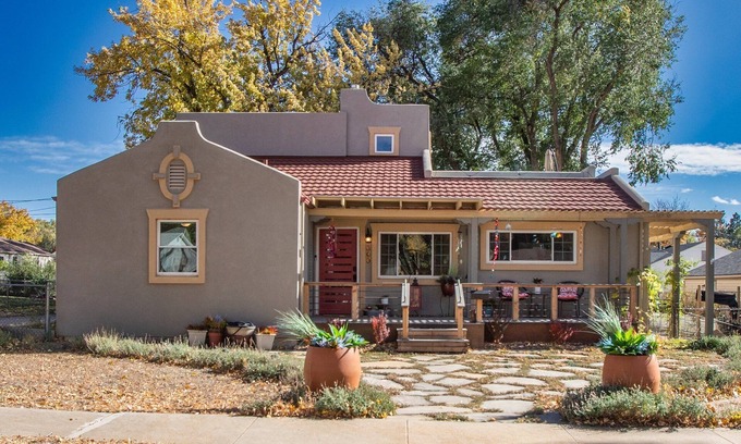 Pleasant Valley House | Gorgeous Home near Garden of the Gods with Rooftop Deck & Gourmet Kitchen