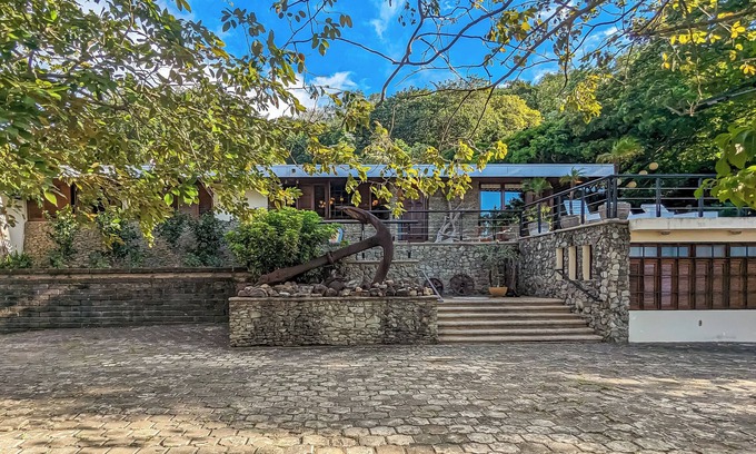 San Juan del Sur House | Gorgeous house in town, near the beach, restaurants & bars.