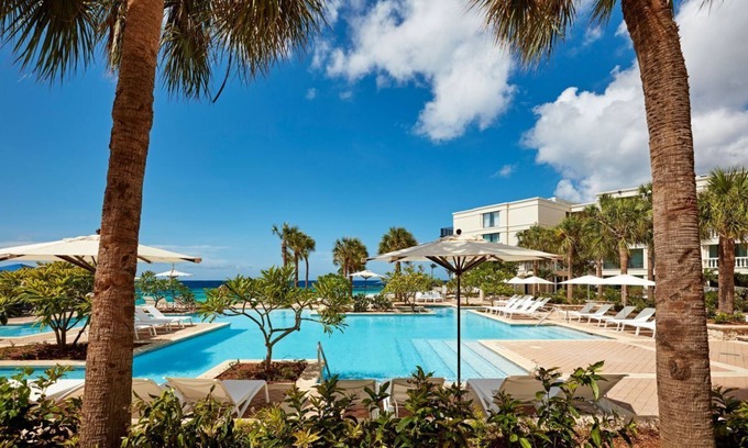 Willemstad Resort | Gorgeous Island Escape! Pool and Parking, Onsite Restaurant