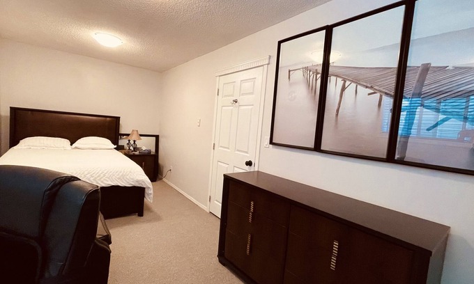 Southeast Calgary House | Gorgeous luxury suite w/2 Private Bedrooms close to downtown Calgary