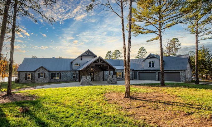 Gowen Cabin | Gorgeous Mountain Lodge on Privately-Owned Lake - Sleeps 30!