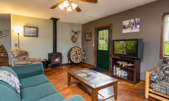 Phillips House | Gorgeous Northwoods River Retreat