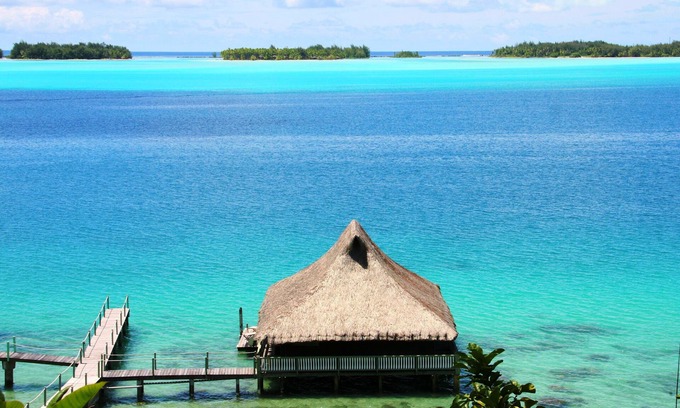 Bora Bora House | Gorgeous Over Water Bungalow in Bora Bora. Perfect spot Honeymooners & Families
