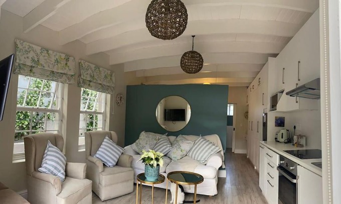 Newlands Apartment | Gorgeous, private cottage in prestigious Newlands.