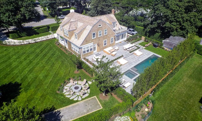 Siasconset House | Gorgeous private estate w/pool, spa, poolhouse & gym in Sconset!