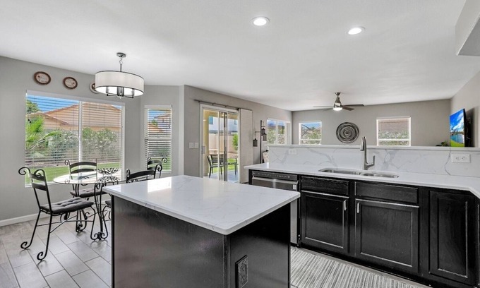 Mountain Vista Ranch House | Gorgeous SURPRISE GEM 2 Miles to Baseball Stadium