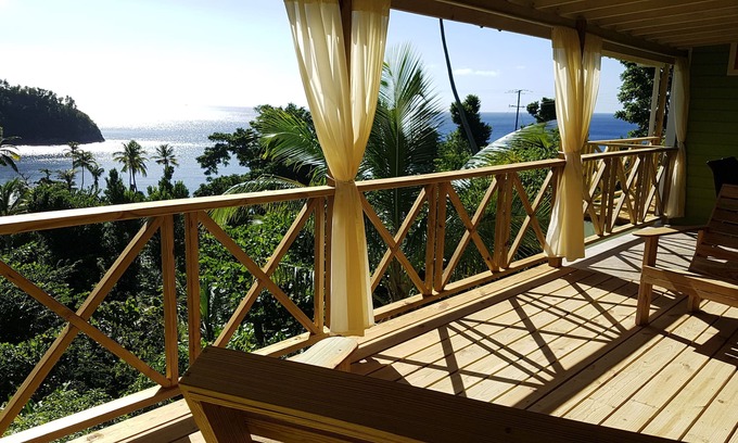 Toucari Cottage | Gorgeous timber cottage, Large garden, Short walk to the beach, Ocean view