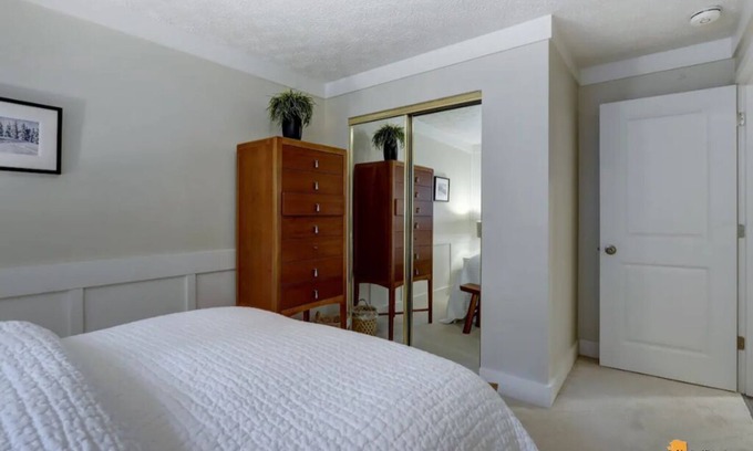 Midtown Anchorage Apartment | Gorgeous unit will have you never wanting to leave