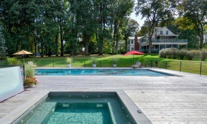 Lewisboro House | Gorgeous Westchester Home with Pool, Hot Tub, Steam Room & Tennis!