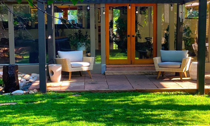 South Boulder House | Gorgeous Zen Retreat Home, Tranquil Garden & Hot Tub, Close to Hiking Trails