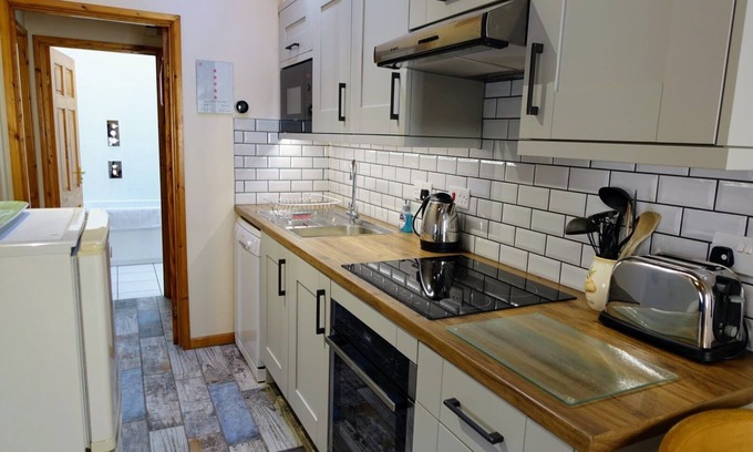 Tremain Cottage | Gorse Cottage, two bedroom cottage, Cardigan Bay, West coast of Wales