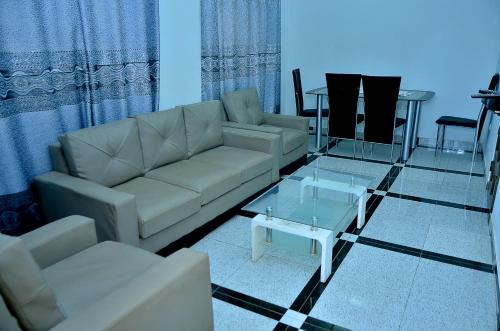 Lome House | Gosen House Zanguéra