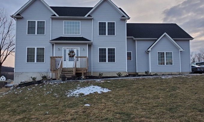 Goshen House | Goshe Farmhouse Legoland NY