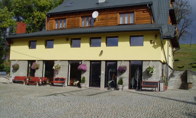 Czarna House | Gospodarstwo Agroturystyczne Wincentówka