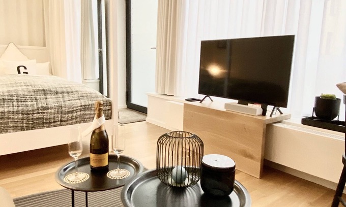 Ludwigsvorstadt-Isarvorstadt Apartment | Grace-Design-Apartment Deluxe in the center of Munich, top location