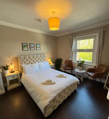 Tring House | Grace's Guesthouse Room 3