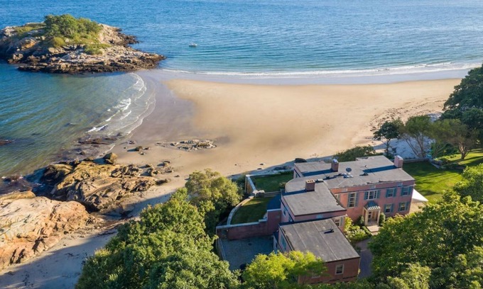 Manchester-by-the-Sea House | Grafton Estate: Ultimate Luxury With Private Beach