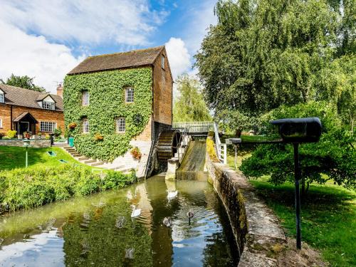 Broughton Hackett House | Grafton Mill