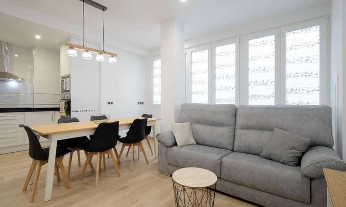 Plaza de Toros-Doctores-San Lazaro Apartment | Granada Materno - Four Bedroom Apartment, Sleeps 8
