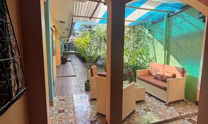 Granada House | GRANADOS GUEST HOUSE