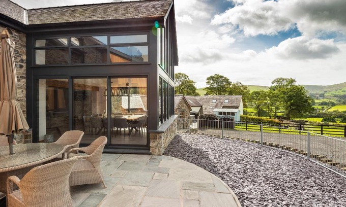 Cwmtirmynach House | Granar