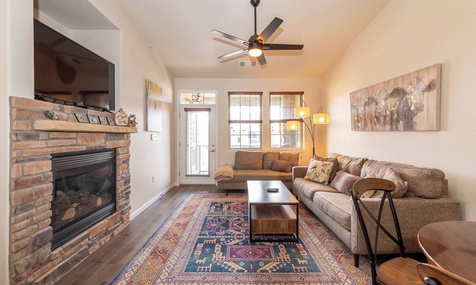Silvercreek Condo | Granby Ranch Getaway sleeps 5! 2-bed, 2-bath, access to heated pool/hot tub!