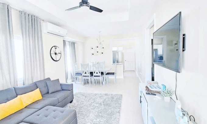 Lucea House | Grand 180° Sea View OceanPointe